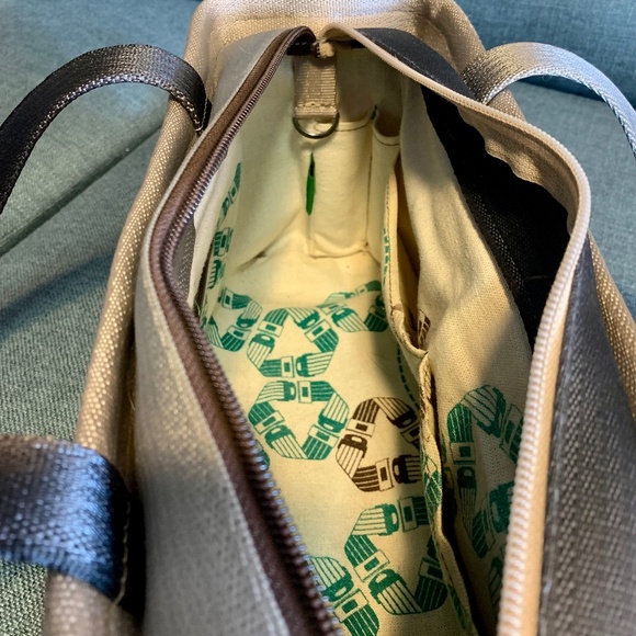 Harvey's Seatbelt Bag: Treecycle Large Satchel - Picture 7 of 8